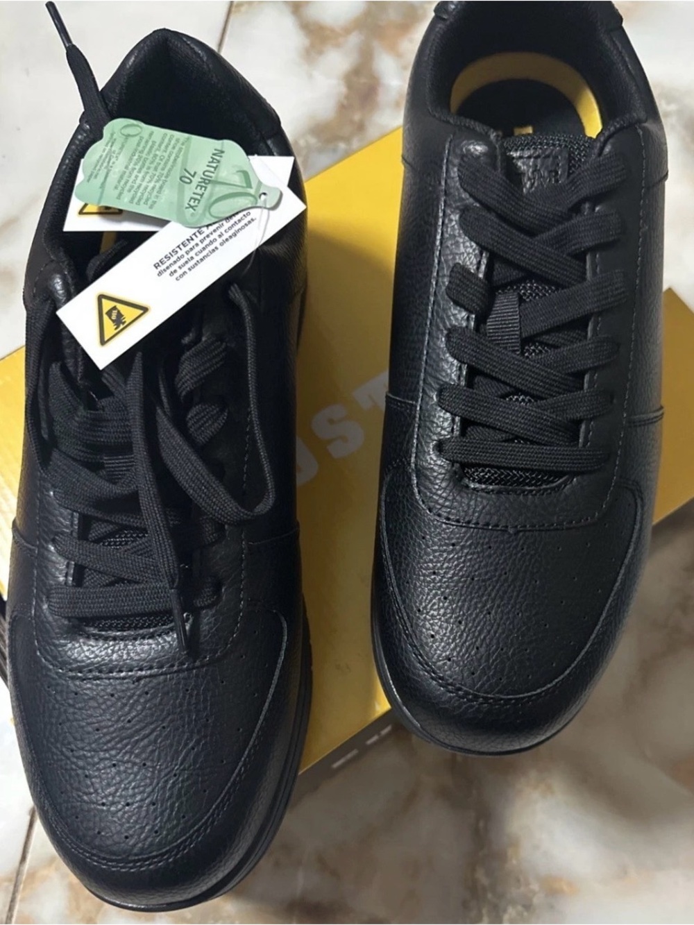 Eurostar Cal Men's Slip Resistant Work Shoes Black Size 9 New In Box
